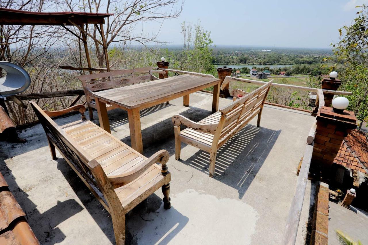 Watu Lumbung Culture Resort Kretek Exterior foto